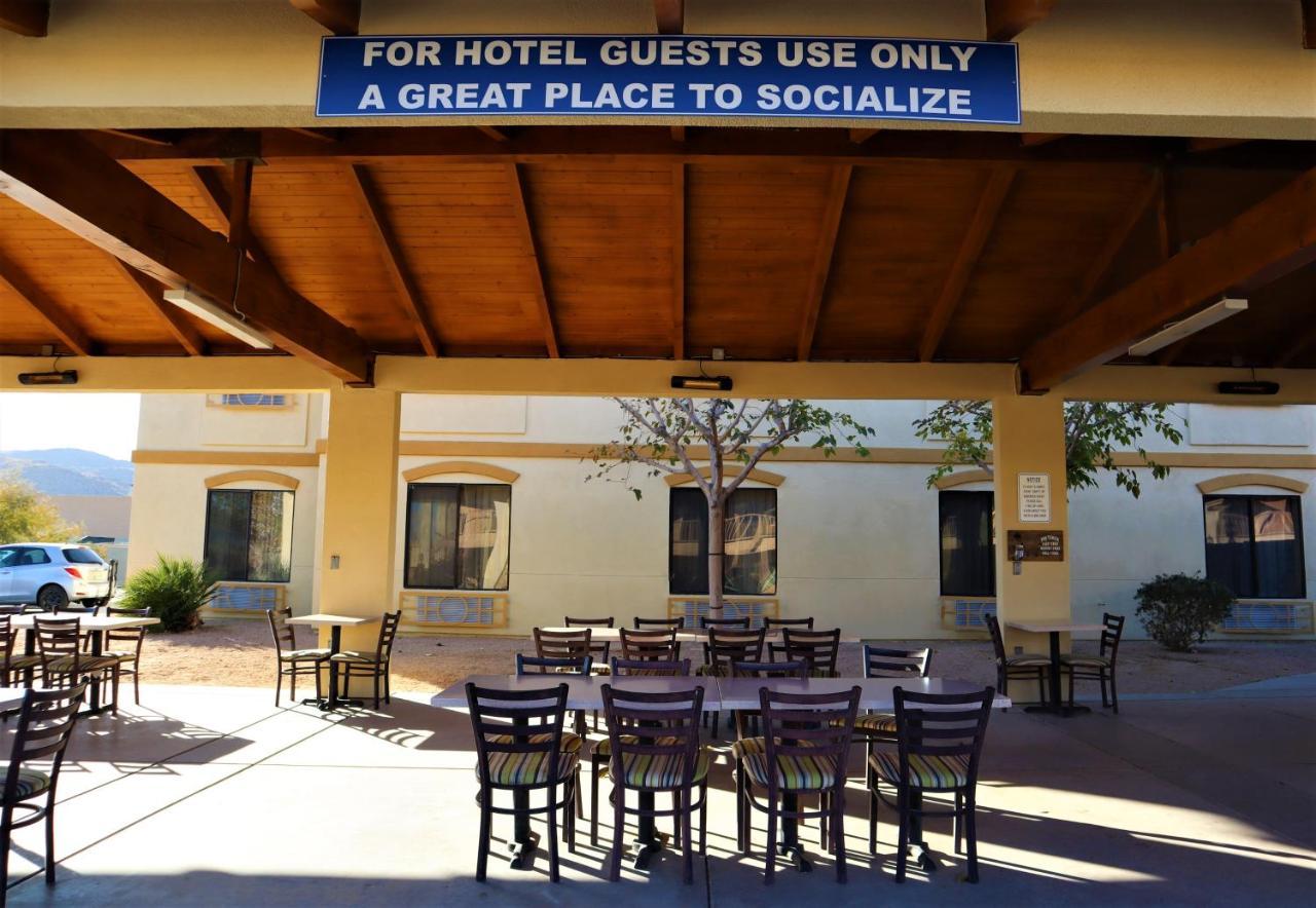 Oasis Inn And Suites 29 Palms Hotel Joshua Tree National Park Twentynine Palms Exteriér fotografie